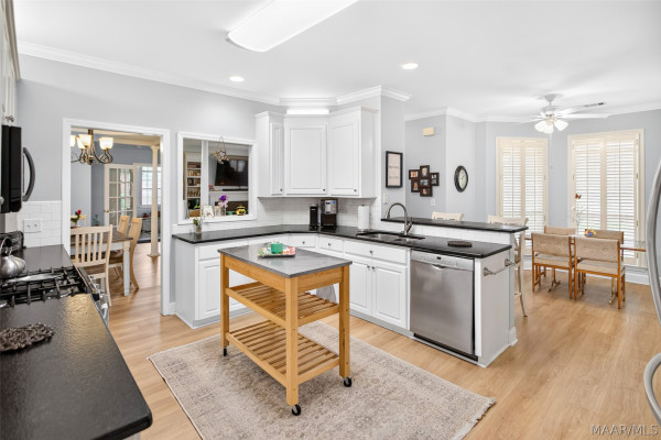 147 RIVER CHASE Court