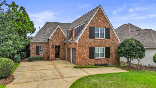 8613 Lillian Place