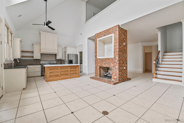 8613 Lillian Place