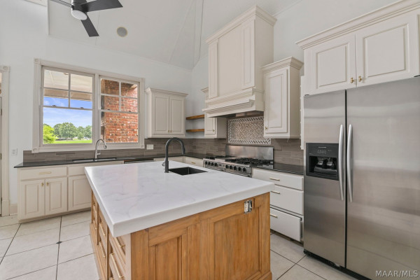 8613 Lillian Place