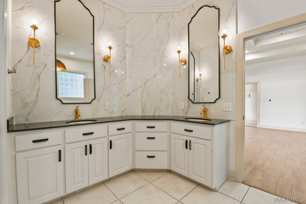 8613 Lillian Place