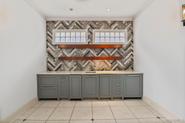 8613 Lillian Place