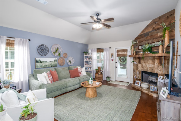 9155 CRESCENT LODGE Circle