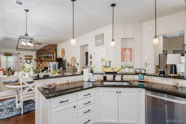 9155 CRESCENT LODGE Circle