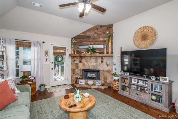9155 CRESCENT LODGE Circle