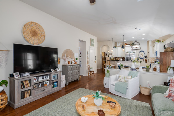 9155 CRESCENT LODGE Circle