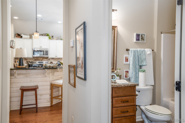 9155 CRESCENT LODGE Circle