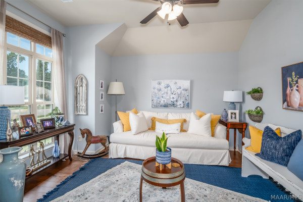 9155 CRESCENT LODGE Circle