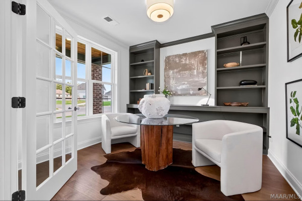 549 Argyle Circle