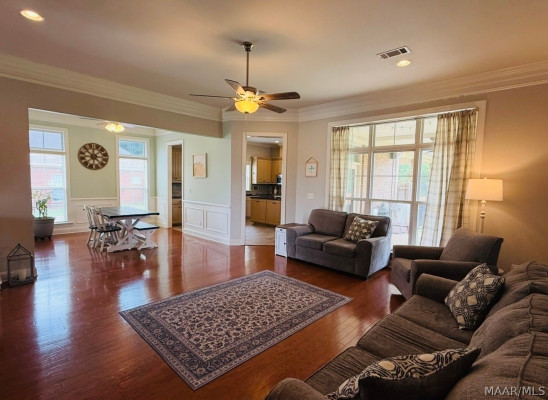 9767 Farnham Drive