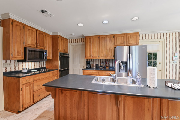2147 VAUGHN Lane