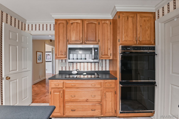 2147 VAUGHN Lane