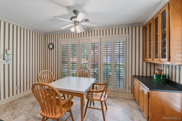 2147 VAUGHN Lane
