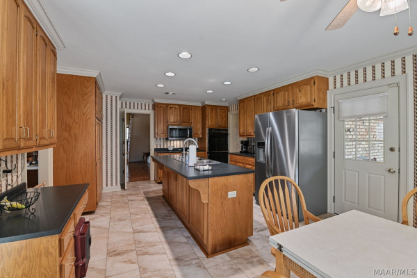 2147 VAUGHN Lane