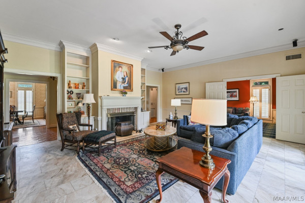 2147 VAUGHN Lane