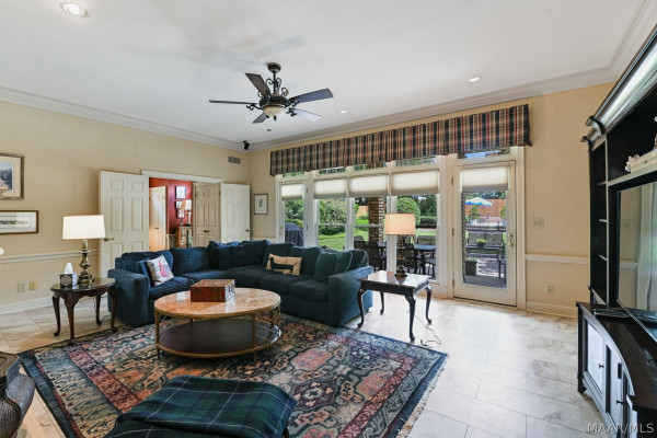 2147 VAUGHN Lane