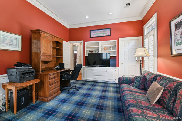 2147 VAUGHN Lane