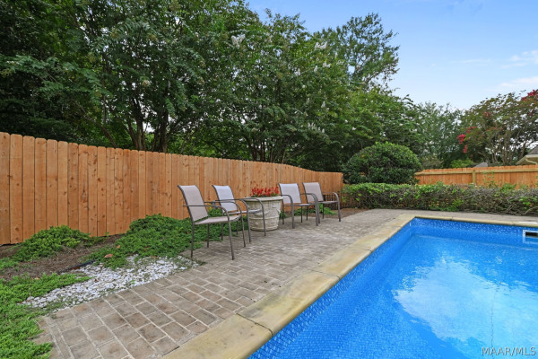 2147 VAUGHN Lane