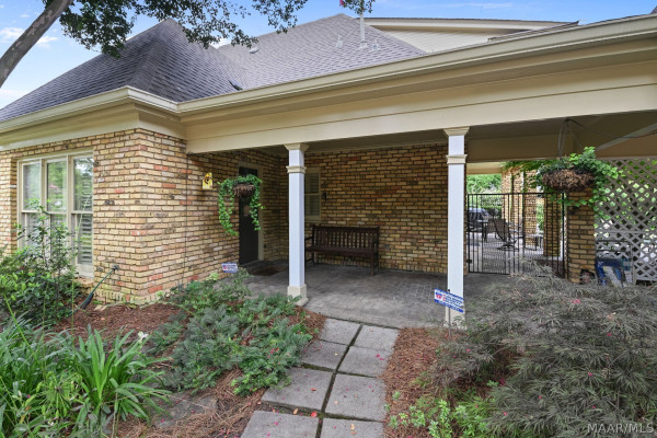 2147 VAUGHN Lane
