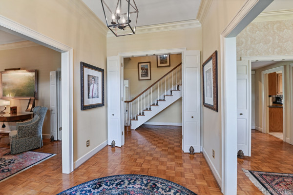 2147 VAUGHN Lane