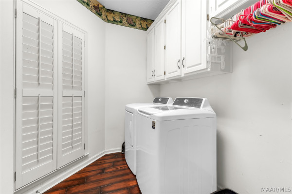 1400 MIDLANE Court
