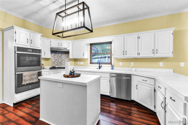 1400 MIDLANE Court