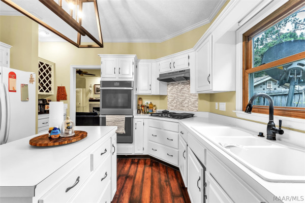 1400 MIDLANE Court