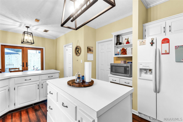 1400 MIDLANE Court