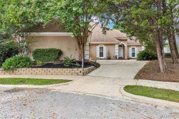 1400 MIDLANE Court