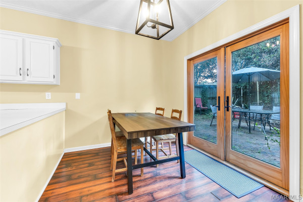 1400 MIDLANE Court