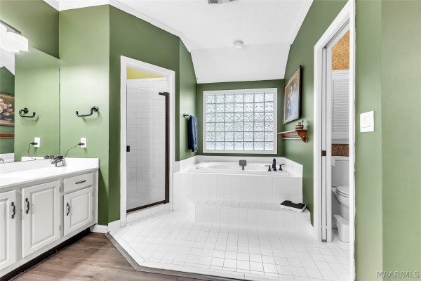 1400 MIDLANE Court