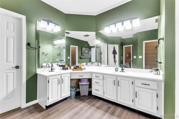 1400 MIDLANE Court