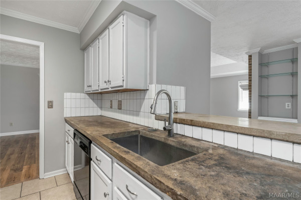 6016 CAMELOT Court