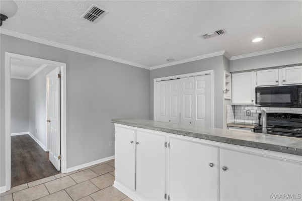 6016 CAMELOT Court