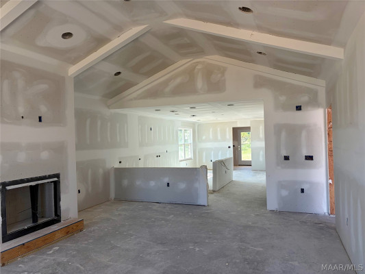 176 Rochelle Way