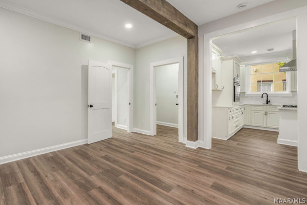 3135 Lexington Road