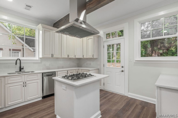 3135 Lexington Road