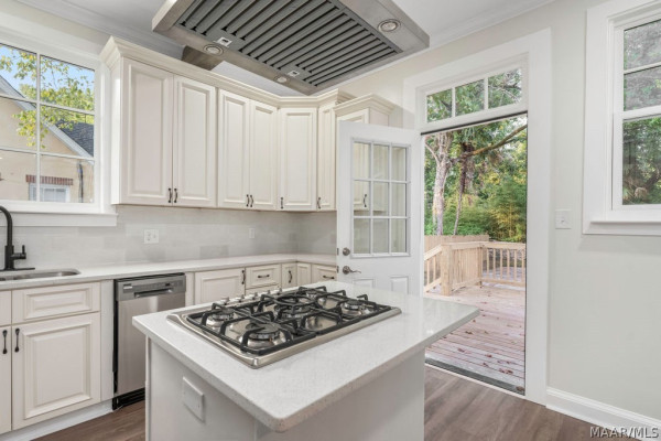3135 Lexington Road