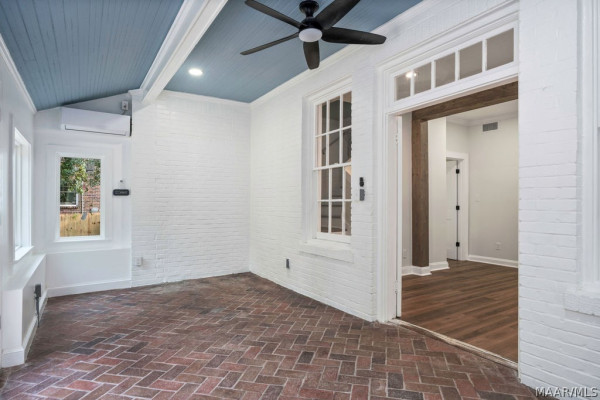 3135 Lexington Road