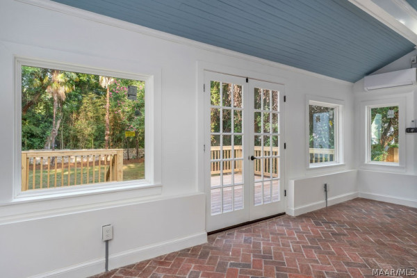 3135 Lexington Road
