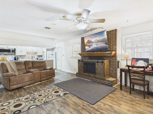 3796 Royal Crest Drive