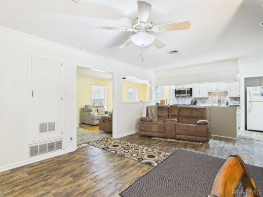 3796 Royal Crest Drive
