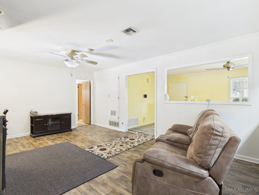 3796 Royal Crest Drive