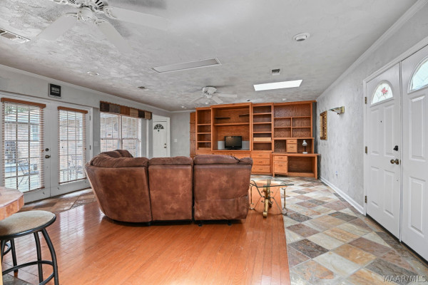1347 Tudor Drive