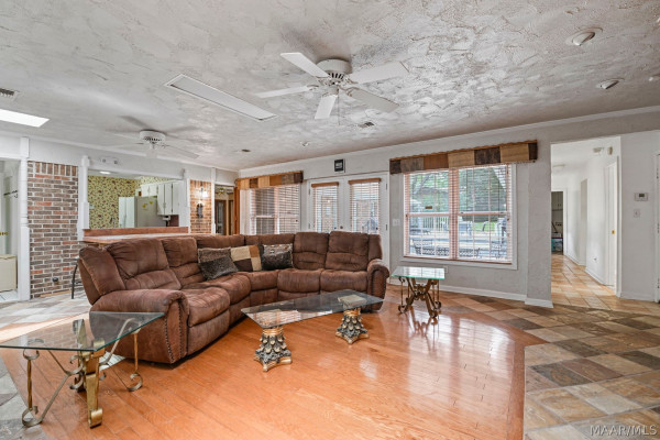 1347 Tudor Drive