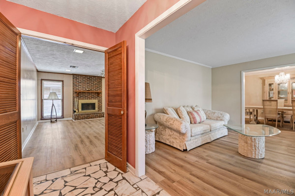 1347 Tudor Drive