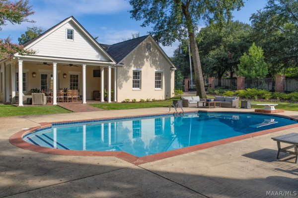 805 Cloverdale Road