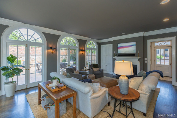 805 Cloverdale Road