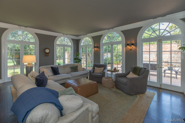 805 Cloverdale Road
