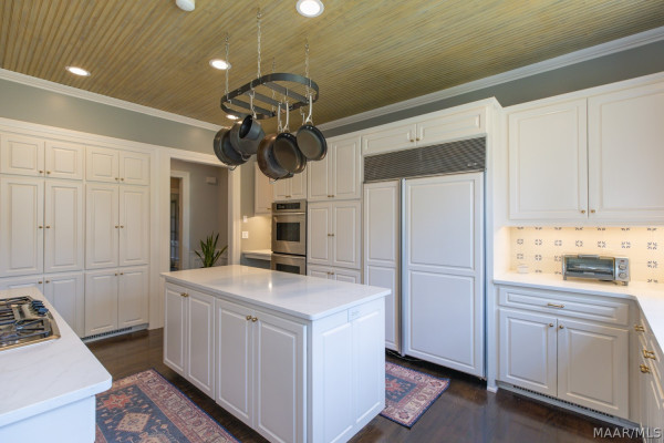 805 Cloverdale Road